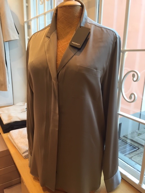 Sidenblus från Repeat